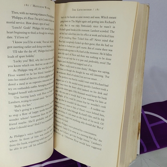 FREE ADD-ON‼️ The Gatecrasher - Madeleine Wickham (Book - Damaged) - Picture 7 of 7